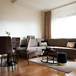 アパート Lena Lux