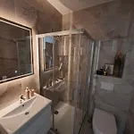 Lena Lux バニャ・ルカ